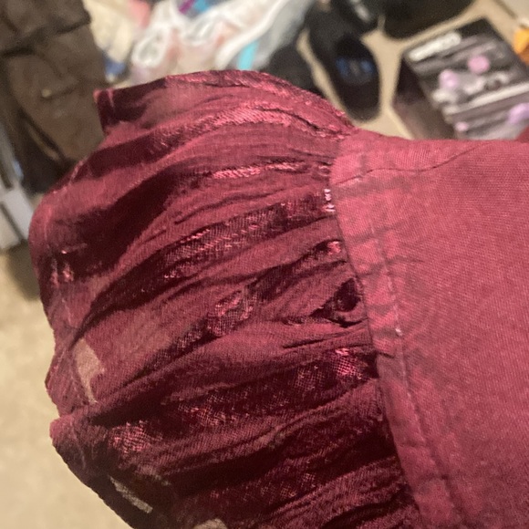 The Pyramid Collection burgandy tunic. Sz. Large. - Picture 6 of 7